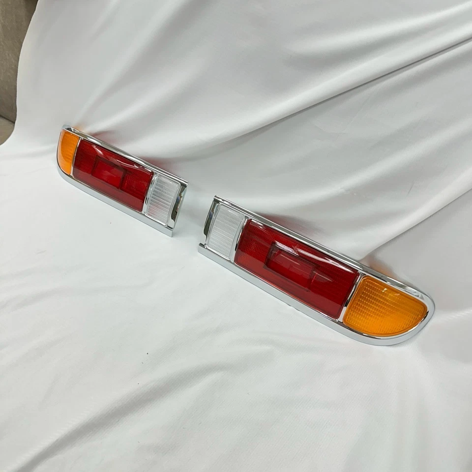BMW E9 2.5cs 3.0cs 3.0CSI Tail Light Lens Set, 63211353160 + 63211353159 - Image 3 of 4