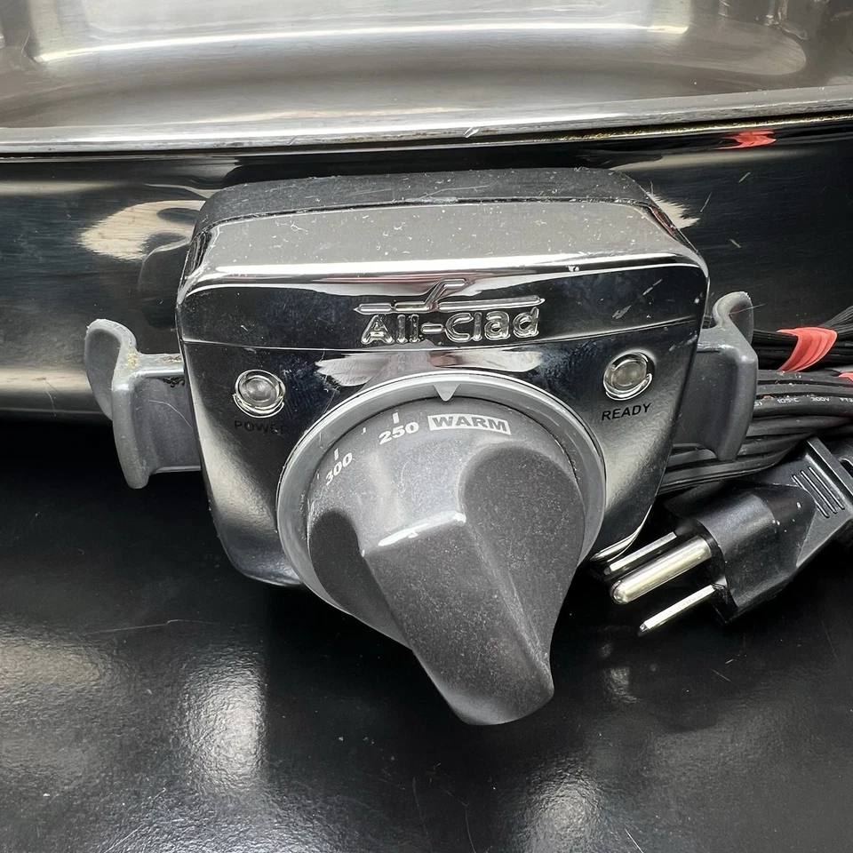 Sartén eléctrica de acero inoxidable pulido totalmente revestida modelo 6701 6 cuartos sin tapa Foto 2 de 4