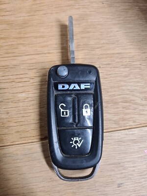  GENUINE DAF CF XF 3 BUTTON REMOTE KEY FOB, WITH BLADE,  TESTED & WORKING