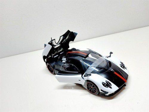 Pagani Zonda Cinque del 2009 - 1/18 MotorMax - Foto 6 di 7