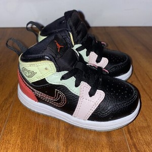 Nike Air Jordan a mediados de 1 brillan en la oscuridad del niño zapatos  talla 5c AV5172-076 A7 | eBay