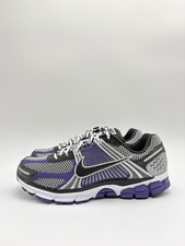 Nike Men's Zoom Vomero 5 Size 9.5 Metallic Silver Court Purple IM2220-095