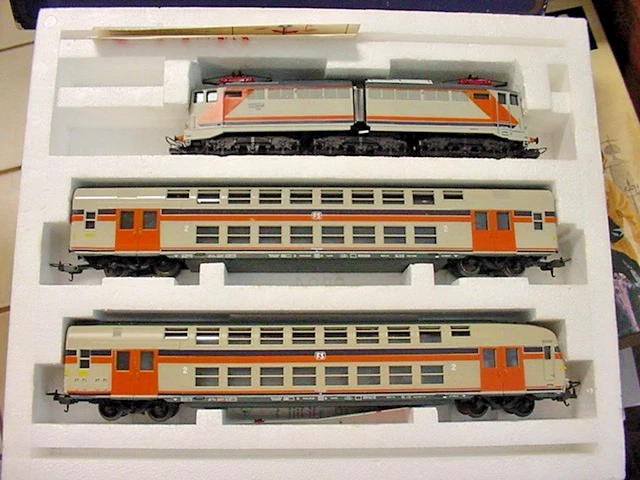 Lima HO Scale Model Railroad Locomotives for sale - eBay