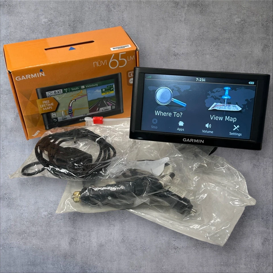 Garmin Nuvi 65LM 6" Touchscreen GPS Nav Sys Lifetime Maps Stand & Charger Bundle - Image 3 of 4