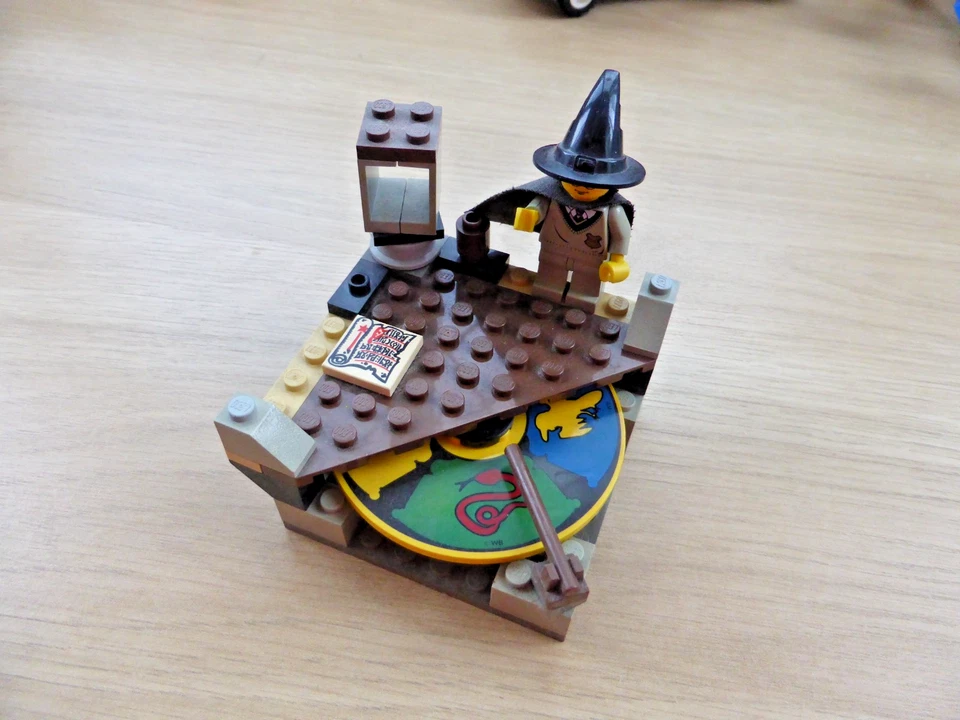 Lego Harry Potter: The Sorting Hat (4701) Complete with Instructions and Poster, photo 1 of 5