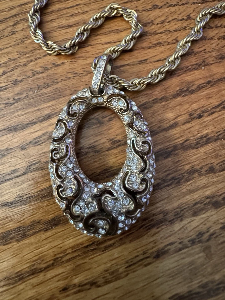 Elegante collar de piedra, tachonado, oro y colgante ornamentado 32 pulgadas Foto 2 de 4