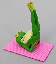 Mini Figure Frog "Capsule Q Museum Kunio Sato's Animals Yoga Time"