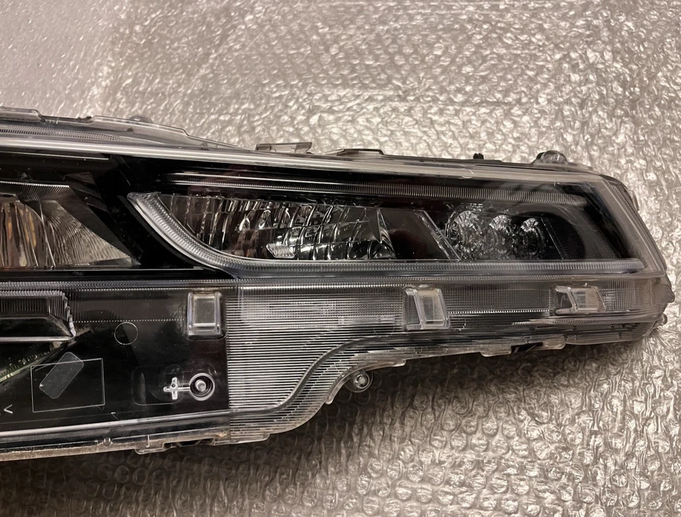 Original Toyota Corolla E21 Frontscheinwerfer LED rechts 81110-02S60 - Bild 2 von 4
