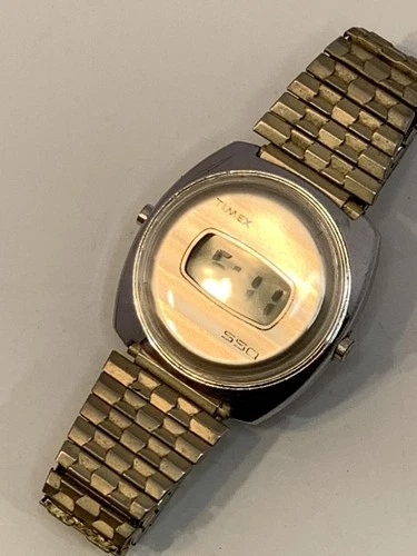 Times 1970’s SSQ  LCD Vintage Watch New Battery Working But Cant Adjust the Time