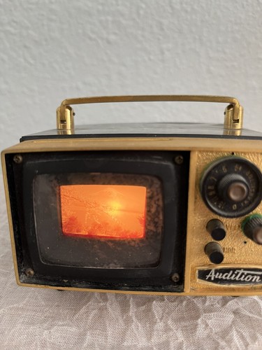 ✅ WACO VINTAGE TRANSISTOR MW RADIO & SLIDE VIEWER GOLD MODEL 1960s TV SHAPED - Picture 2 of 13