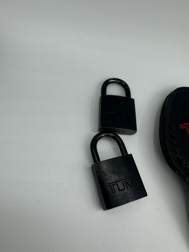 Set 4 schwarze authentische Tumi Ersatz Gepäckschloss Schlüssel mit Leder Schlüsselhalter - Bild 5 von 6