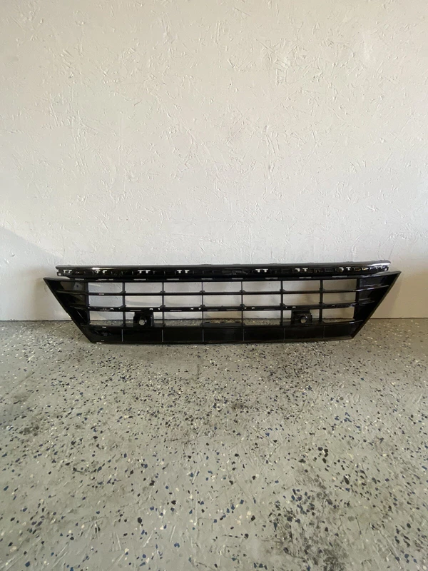 Volkswagen tiguan Grille 2018 2019 2020 2021 Used Oem 5nn853677j