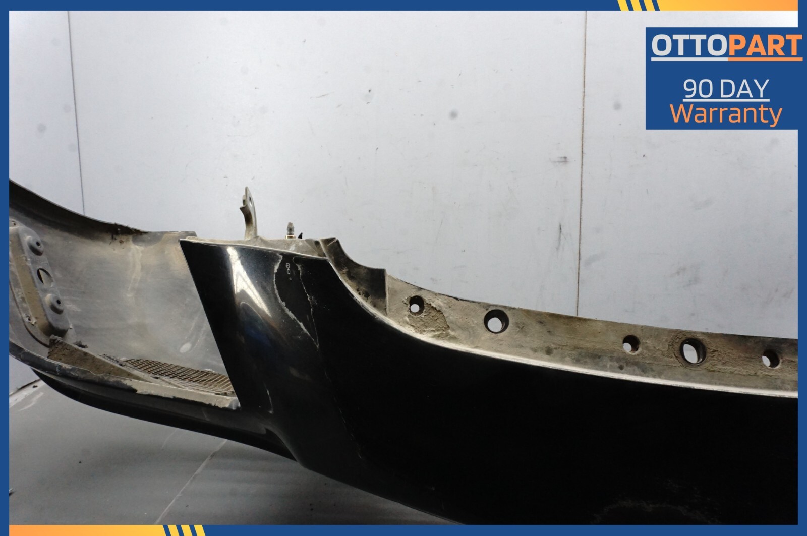 2003-2008 Maserati Quattroporte M139 Front Bumper Cover W/pdc Sensors LOT529 OEM