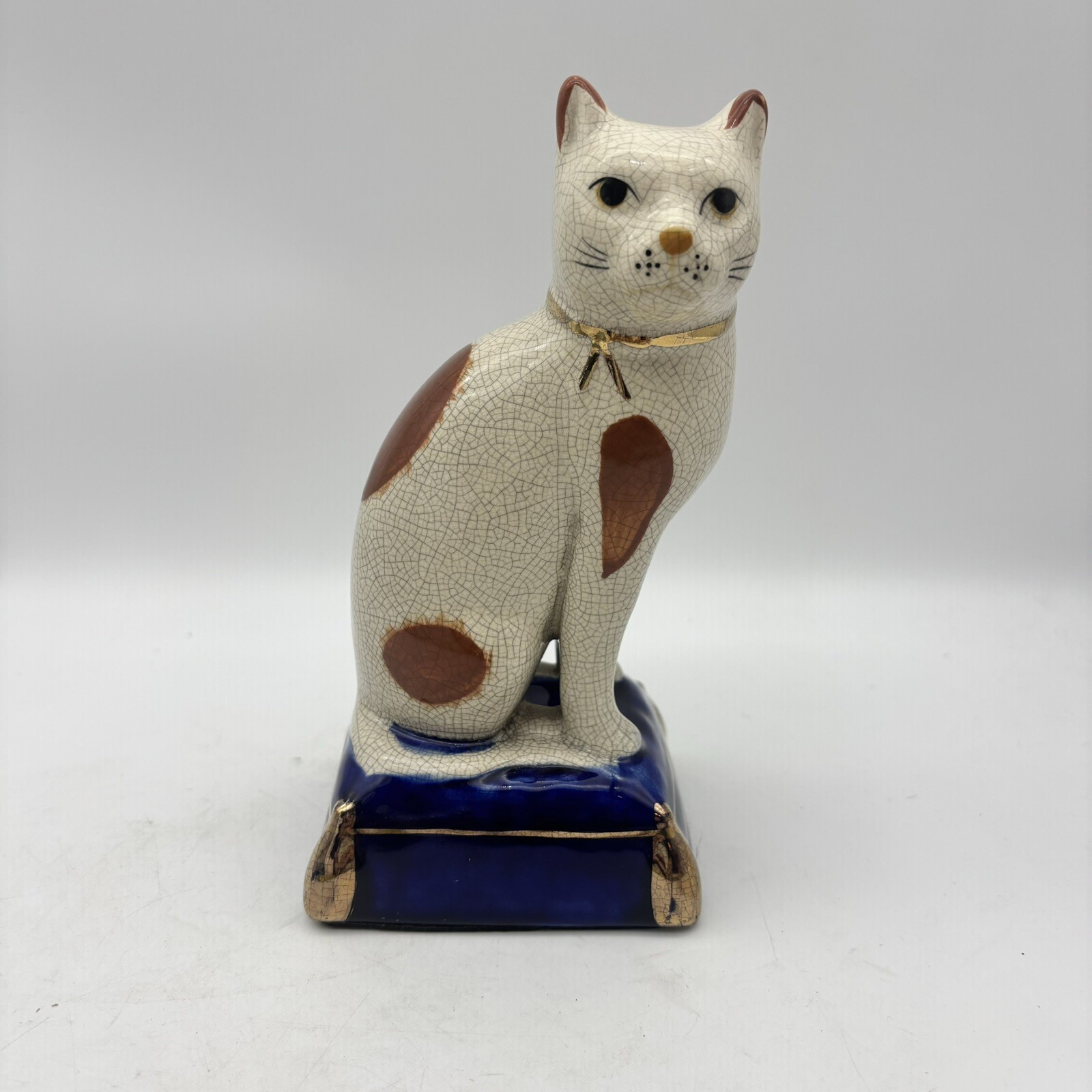Fritz & Floyd Vintage Staffordshire Style Porcelain Cat On Pillow Figurine