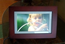 ViewSonic 7" Digital Picture Frame VFA720w-10
