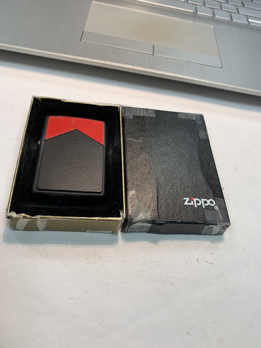 VTG 90's Marlboro Red Roof Black Matte Zippo Lighter Rare New in