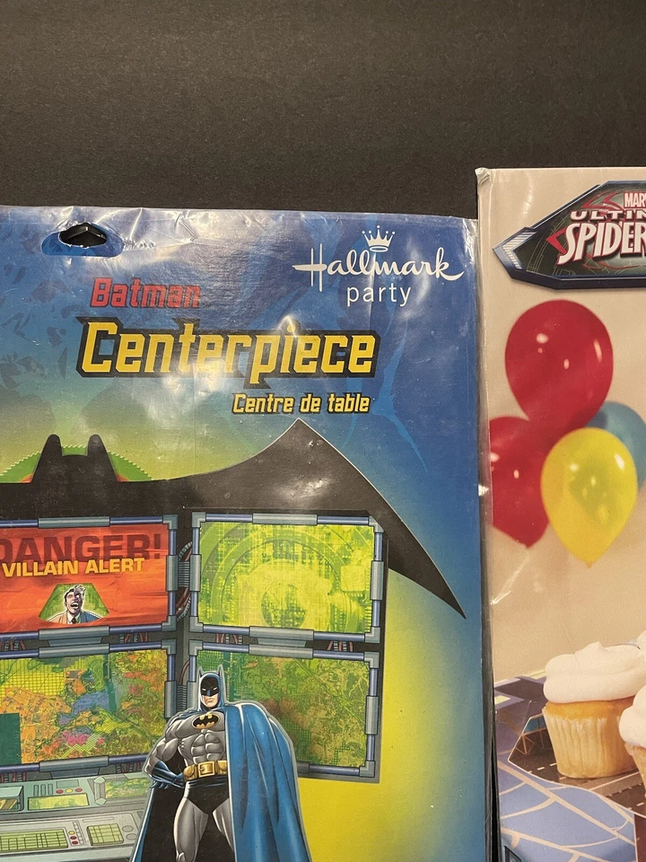 Lote de máscaras de fiesta Hallmark Batman centro de mesa Spiderman soporte para cupcakes y máscaras Marvel Foto 3 de 4