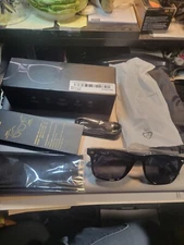 New In Box - Smart Sunglasses wireless bluetooth