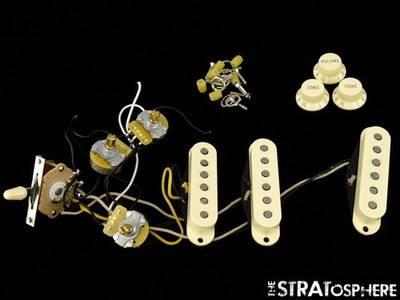 Fender Robert Cray Strat, PICKUPS POTS SWITCH & KNOBS Stratocaster!
