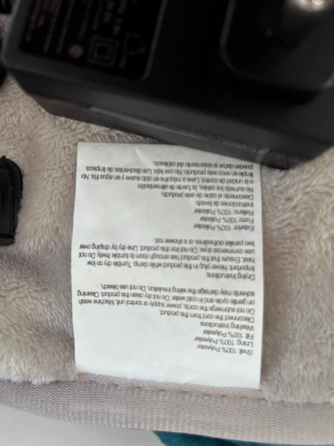 Calentador de pies de felpa con calefacción Brookstone Foto 3 de 3