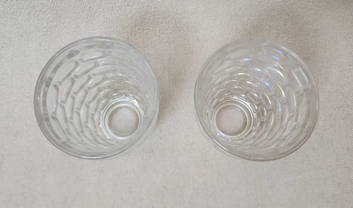 2 Vintage MCM Federal Yorktown Colonial Rainbow Iridescent Thumbprint Glasses - Picture 4 of 5