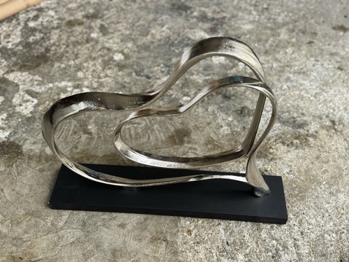 Libra Interiors heart sculpture 