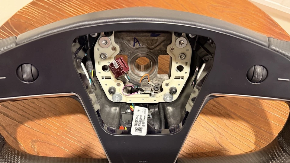 2021+ Tesla Model S/Plaid Yoke Carbon Fiber Steering Wheel - Image 2 of 2