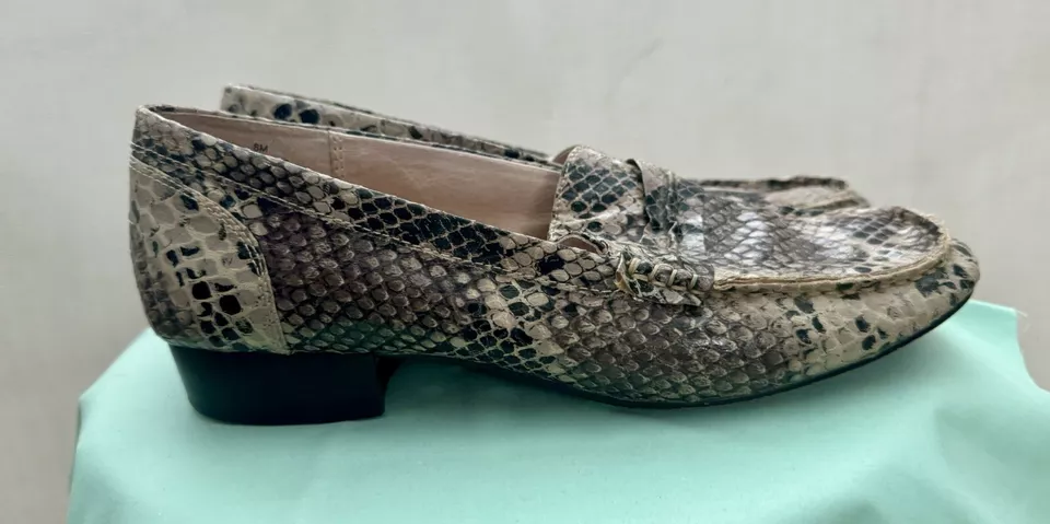 Zapatos mocasines superiores de cuero con estampado de pitón Frankieff de NINE WEST para mujer - talla 8M Foto 2 de 4