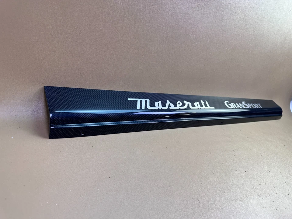 NOVO 2005-2007 MASERATI GRANSPORT M138 MOLDURA DE SOLEIRA DE PORTA DIREITA FIBRA DE CARBONO FABRICANTE DE EQUIPAMENTO ORIGINAL - Imagem 3 de 4