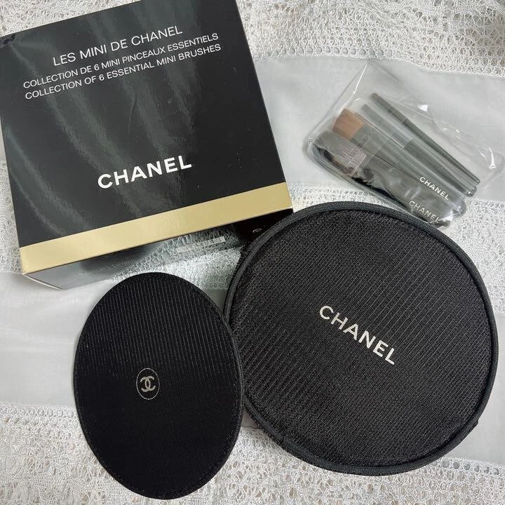 Chanel Les Indispensables De Chanel (brush/1pc*4) - Makeup Brush Set