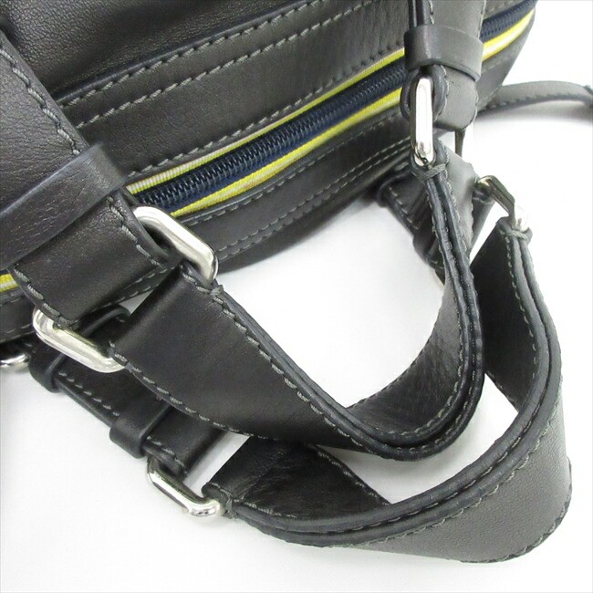 Foto 18 di 24