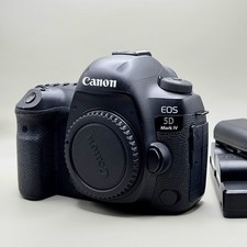 Canon EOS 5D Mark IV DSLR Camera Body Charger Batteries Excellent Condition