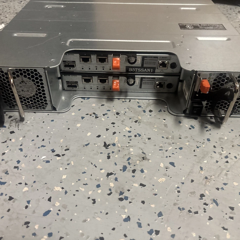 Dell PowerVault MD3620i iSCSI SAN 12Gb/s SAS Ent 2x10GbE M6WPW 2PS 2U - Image 3 of 4