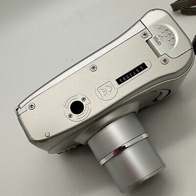 Vintage Wizen Z-80 Power Zoom 38-80 mm 35mm Film Camera With Vintage Wizen Z-80 Power Zoom 38-80 mm 35mm Film Camera With
