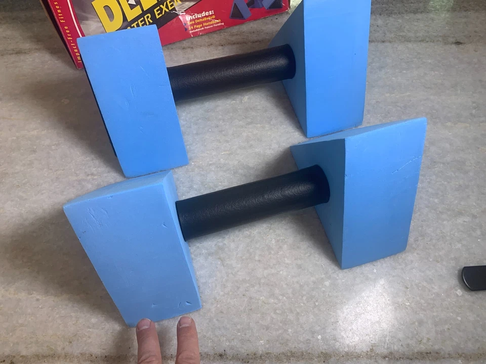 Mancuernas triangulares acuáticas de espuma acuática de los años 90 y 90 de colección raras Foto 3 de 4