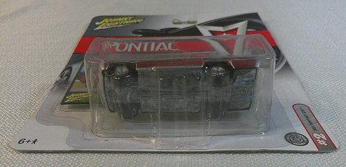 Johnny Lightning 1964 Pontiac GTO Diecast 1:64 RED - High Performance Pontiac - Picture 4 of 6