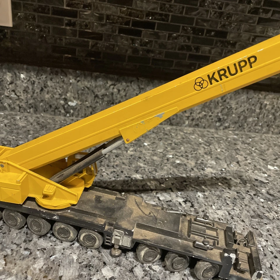 Conrad 1/50 Krupp 250 GMT Telescopic Crane #2077 Parts Repair - Image 3 of 4