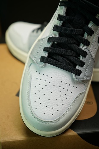 Nike Air Jordan 1 High Zoom CMFT 2 Chicago Collective Cromo Swoosh Wolf Gris - Imagen 13 de 17