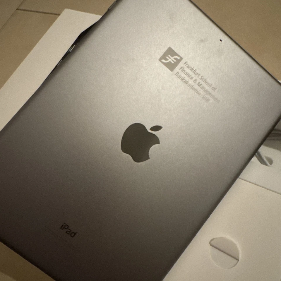 Apple iPad Air 16GB Space Gray A1474 MD785FD/B - Bild 4 von 4