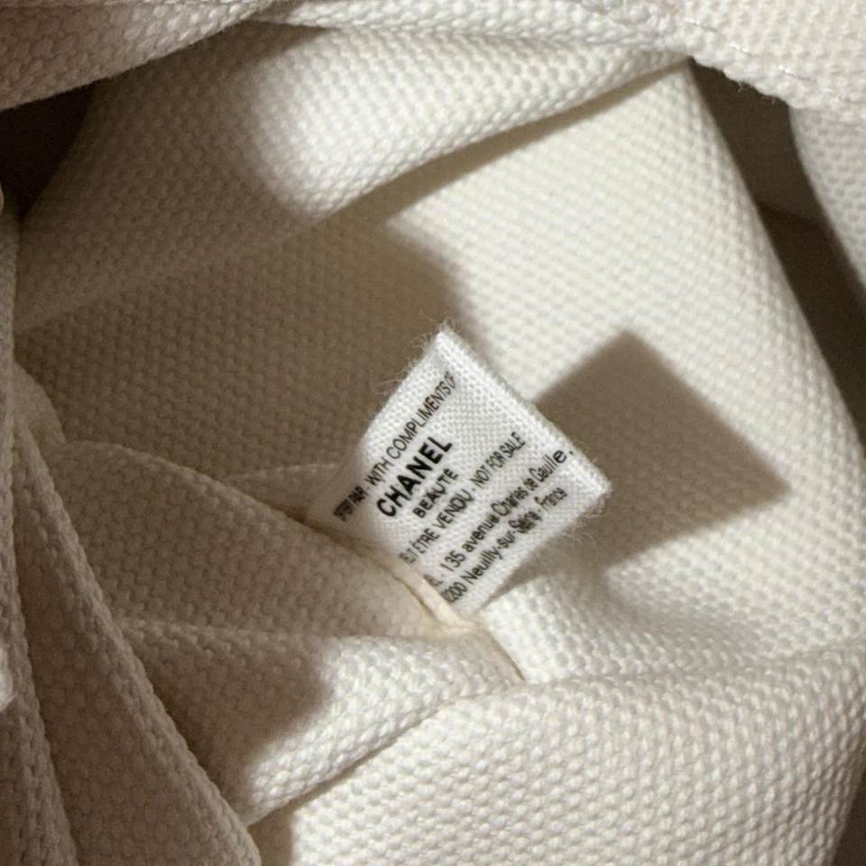 Bolso de Mano Chanel Beaute GWP Blanco de Lona con 4 Bolsillos Exteriores y Caja, Novedad Foto 4 de 4