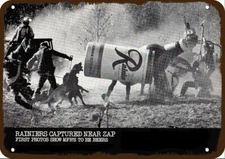 1975 RAINIER BEER CAN & BOTTLE FIGHT Vintage-Look DECORATIVE REPLICA METAL SIGN