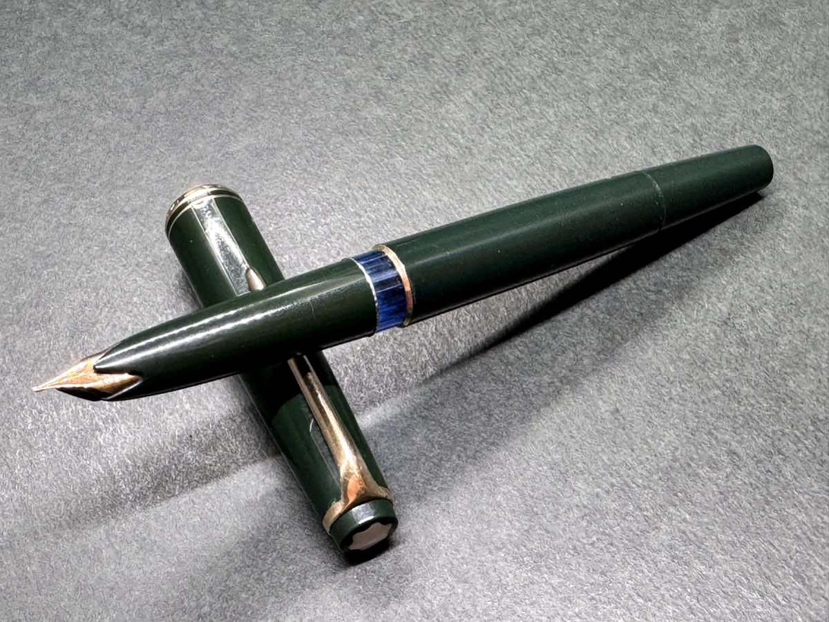 MONTBLANC No.22 Green-Moss GT Vintage Piston-filler Fountain Pen