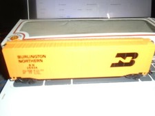 Bachmann HO scale Burlington Northern Yellow 50 Box Car Rd