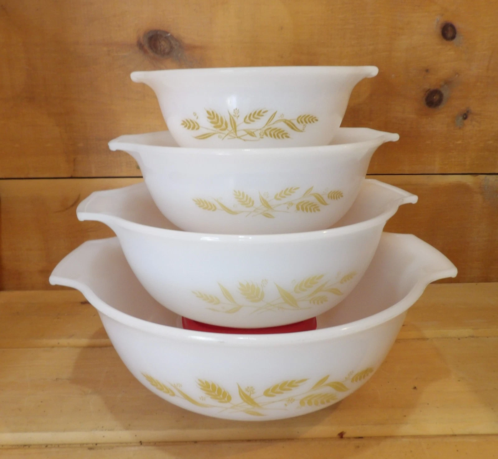 Set of 4 Sears Wheat Pattern Cinderella Mixing/Nesting Bowls.