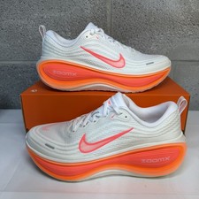 Nike Vomero PLUS Color Sail /Hot Lava /Orange HV8154-107 Men's SIZE 9.5 WMNS 8
