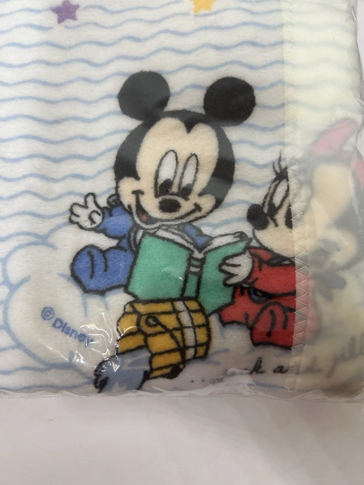 DE COLECCIÓN Raro Disney Bebés Mickey Mouse Minnie Donald Nylon Encuadernación Cuna Manta Foto 3 de 4