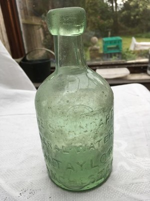 The Standard Mineral Waters T.H. Taylor Manchester Dumpy Selters Flasche um 1890