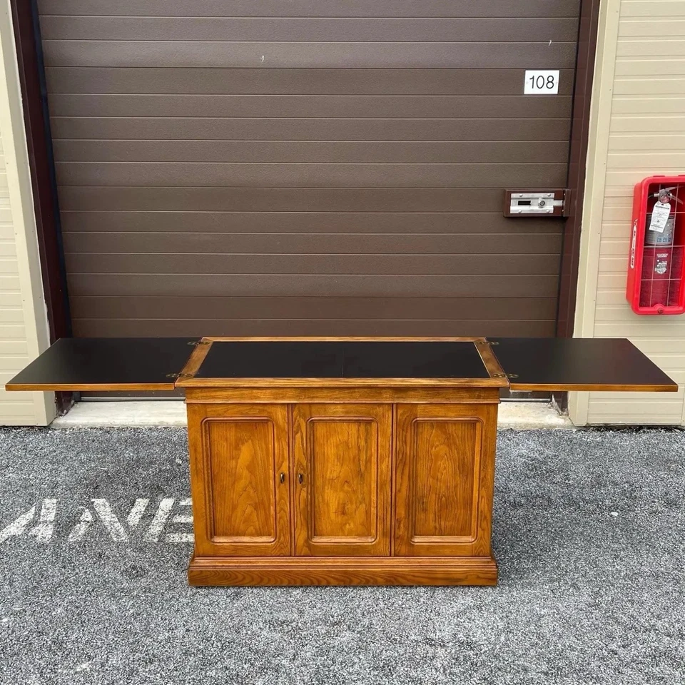 Vintage Henredon Artefacts Tradicional Carvalho Rolling Flip Top Servidor ou Carrinho de Bar - Imagem 3 de 4