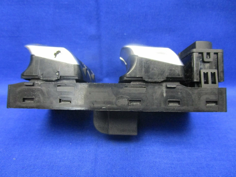 12 13 14 15 16 17 18 Audi A7 Quattro Driver Side Power Window Control Switch - Image 4 of 4