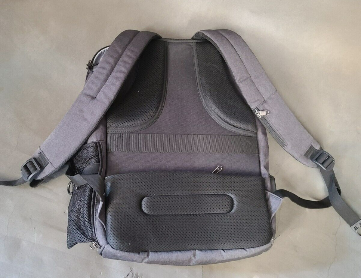 acme 15.6in trunk laptop backpack ACME 16B49 Trunk Notebook-Rucksack 15,6" Nachtschwarz Verstellbar  Gepolstert
